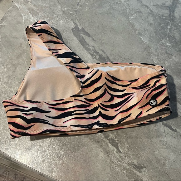 Victoria’s Secret Ssim Top - Picture 3 of 5